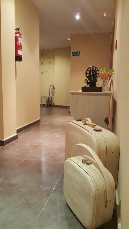 Comfort Triple Room Shower,715482151:JPEG